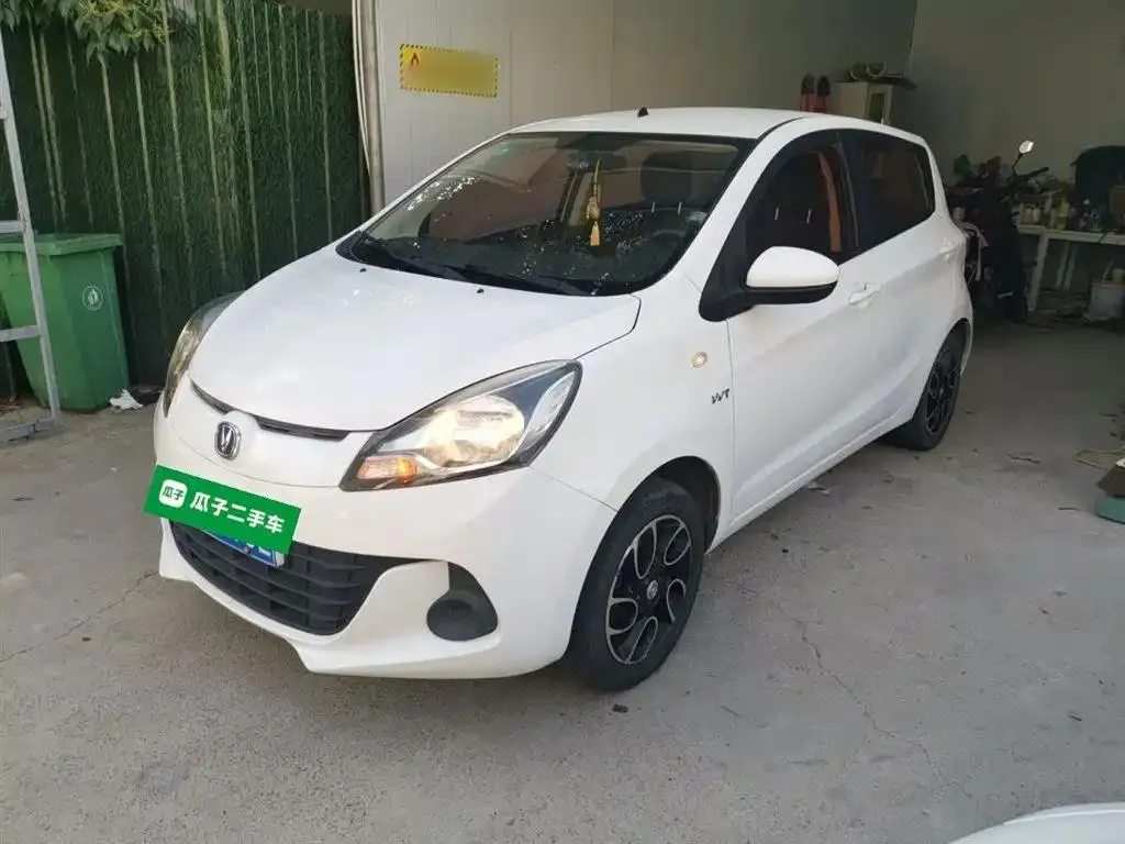 Changan Changan Benben — أبيض