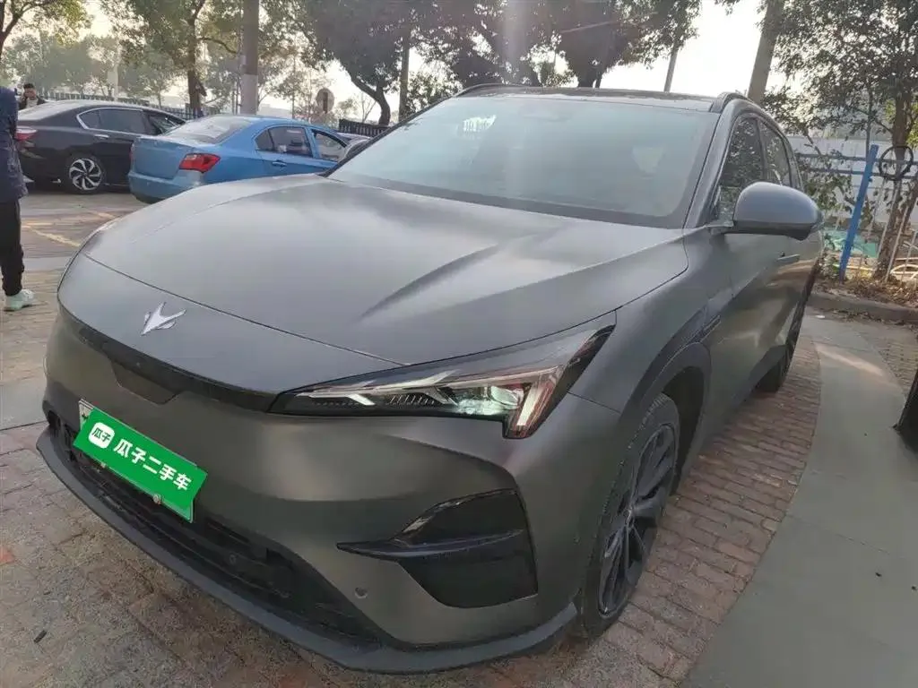 Arcfox Arcfox ARCFOX αT5 — Silver / Gray