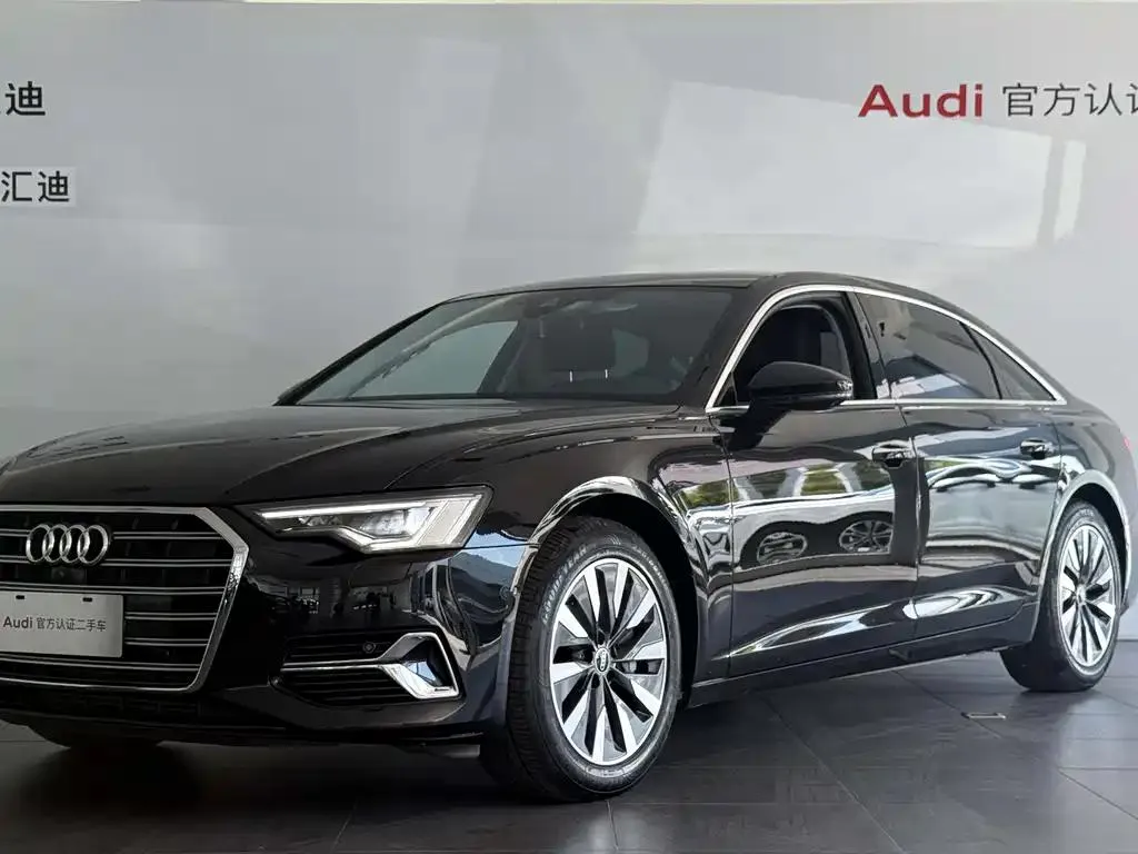 Audi Audi A6L — أسود