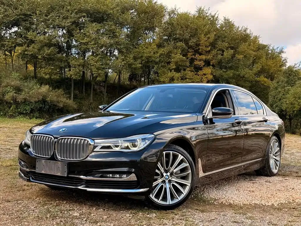 BMW BMW 7 Series — Black