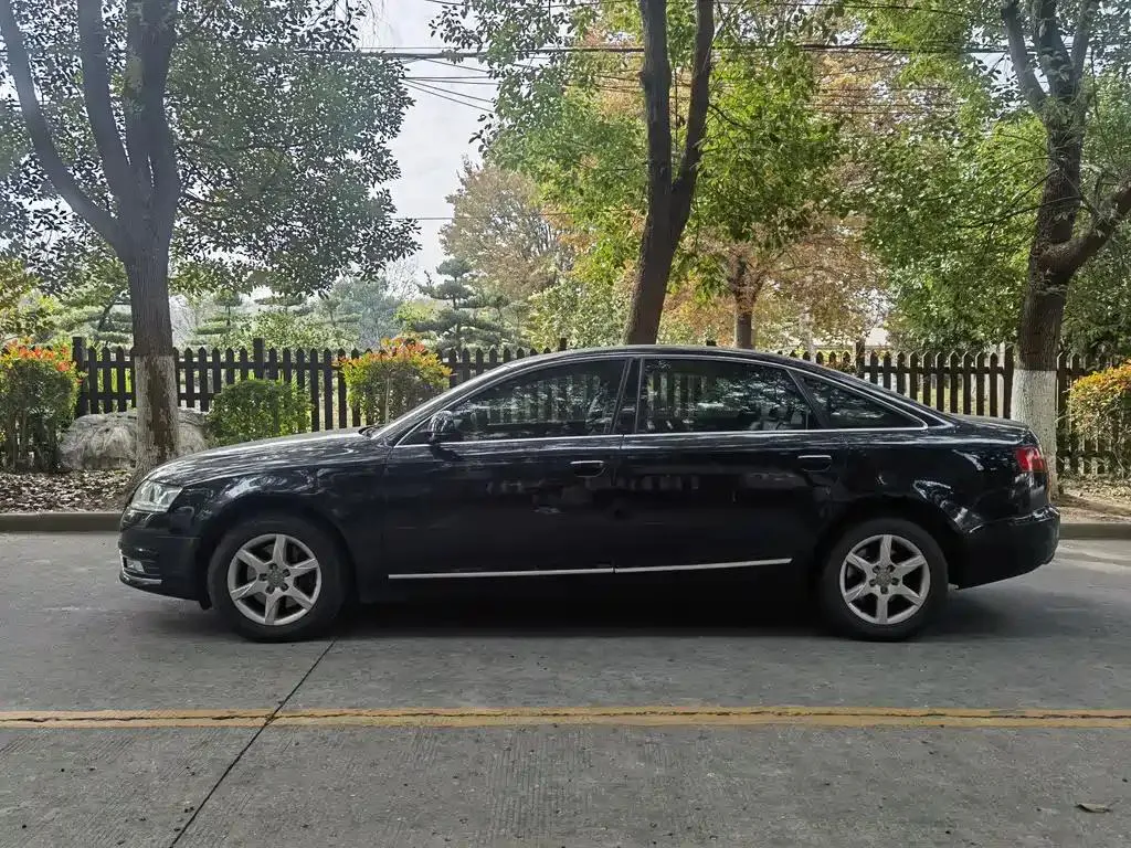 Audi A6L A6L 2011 2.0 TFSI Automatic Standard Model — Voir la photo 2