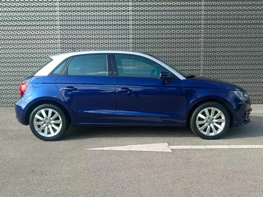 Audi A1 A1 2013 30 TFSI Sportback Urban — View photo 3