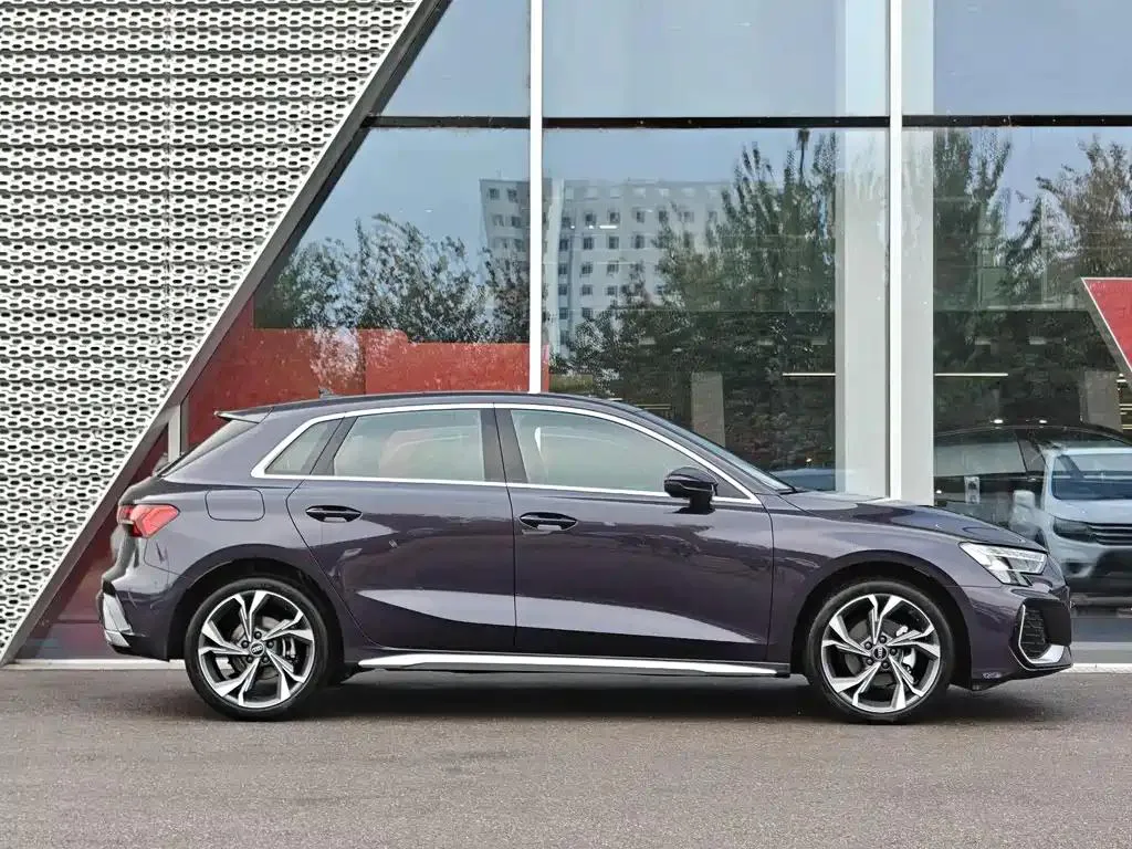 Audi A3 A3 2025 Sportback 35TFSI Flying Spur Premium Edition — Ver foto 3