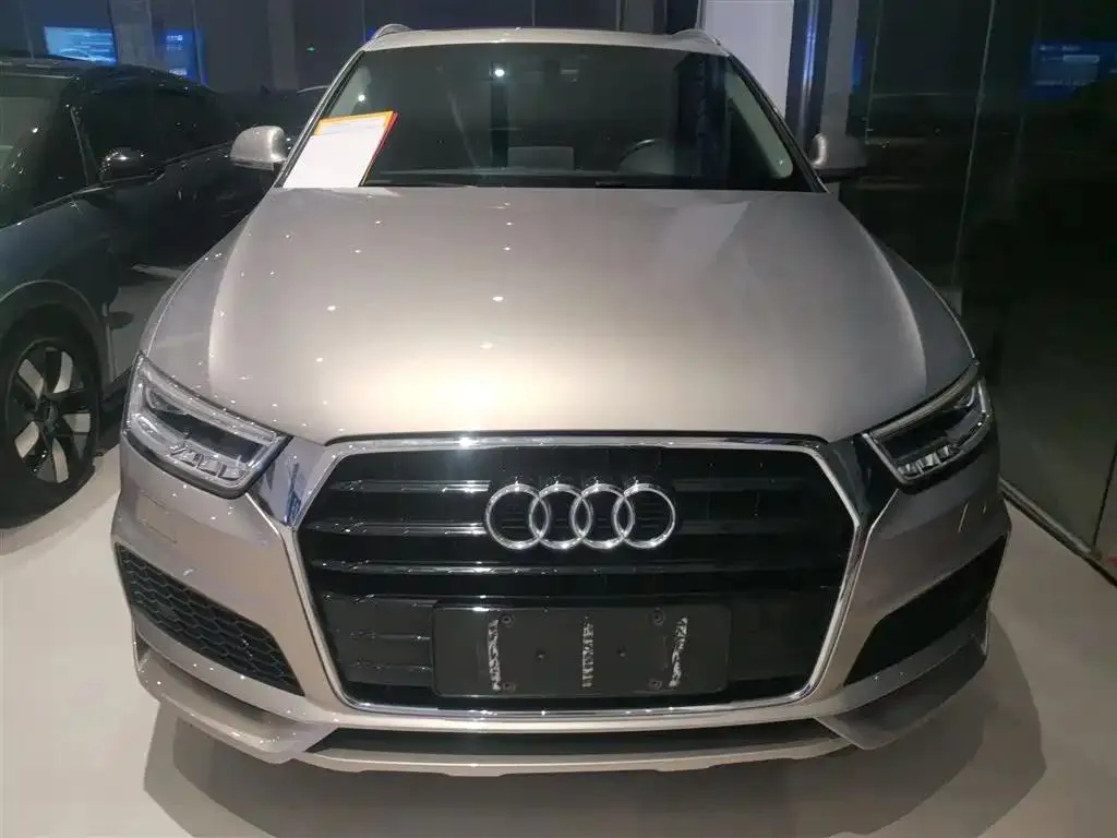 Audi Q3 Q3 2018 30 TFSI Fashion Collector's Edition — Voir la photo 3