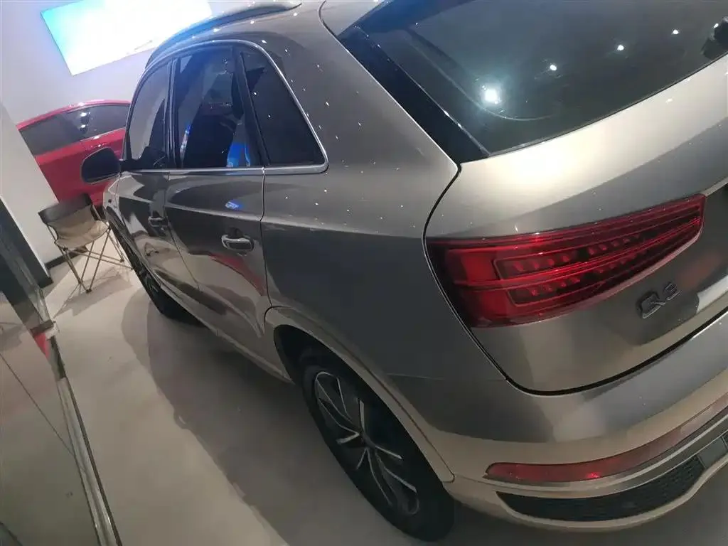 Audi Q3 Q3 2018 30 TFSI Fashion Collector's Edition — Voir la photo 5