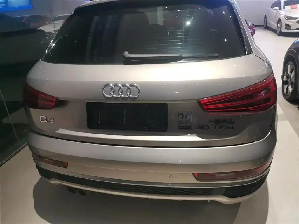 Audi Q3 Q3 2018 30 TFSI Fashion Collector's Edition — Voir la photo 6
