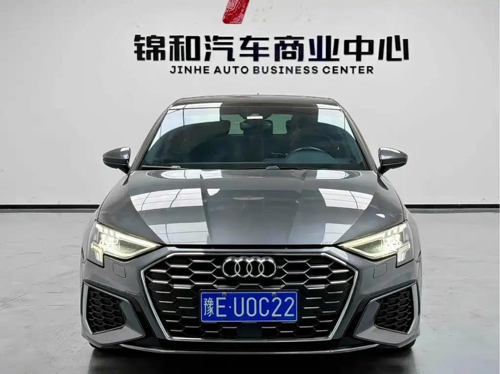 Audi A3 A3 2021 Sportback 35 TFSI Luxury Sports Edition — Ver foto 2