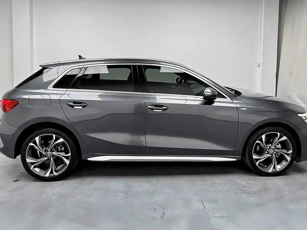 Audi A3 A3 2021 Sportback 35 TFSI Luxury Sports Edition — Ver foto 4