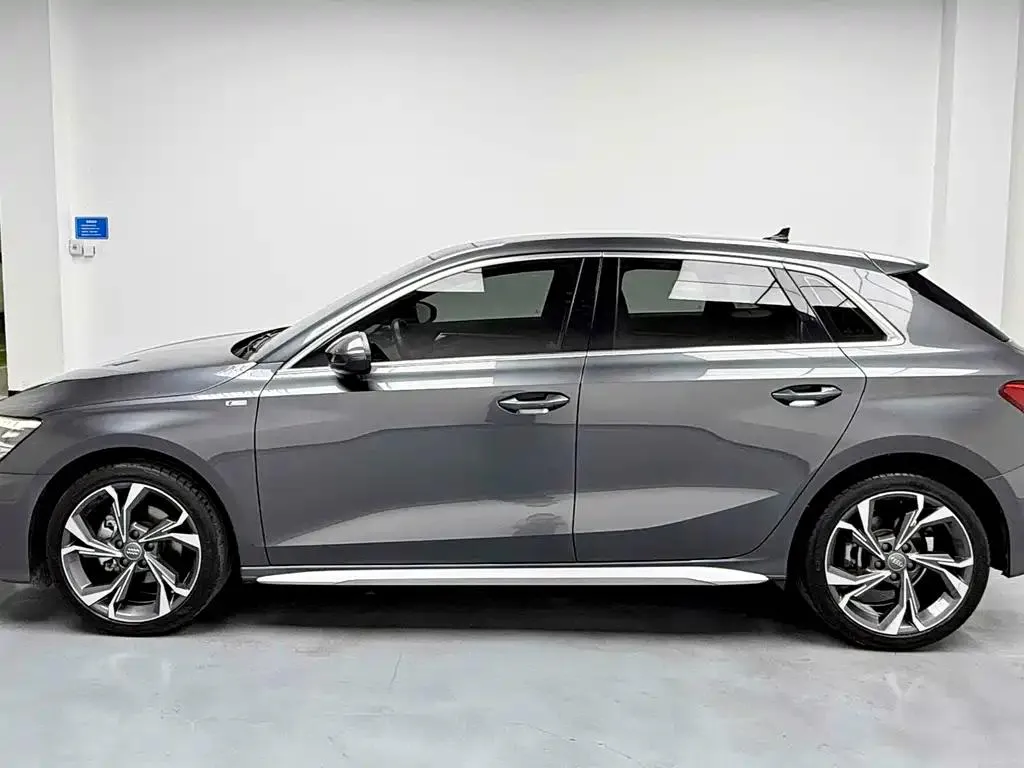 Audi A3 A3 2021 Sportback 35 TFSI Luxury Sports Edition — Ver foto 5