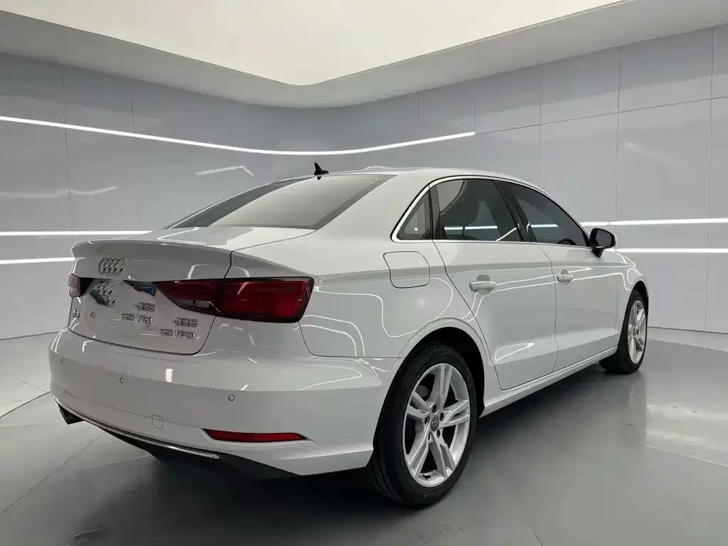 Audi A3 A3 2020 Limousine 35 TFSI Progressive National V — عرض الصورة 4