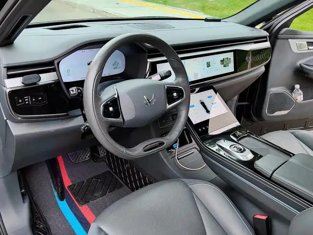 Arcfox ARCFOX αT Jihu Alphard T 2021 600H — Ver foto 6