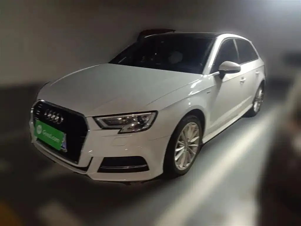 Audi A3 A3 2017 Sportback 35 TFSI Fashion Edition — عرض الصورة 2