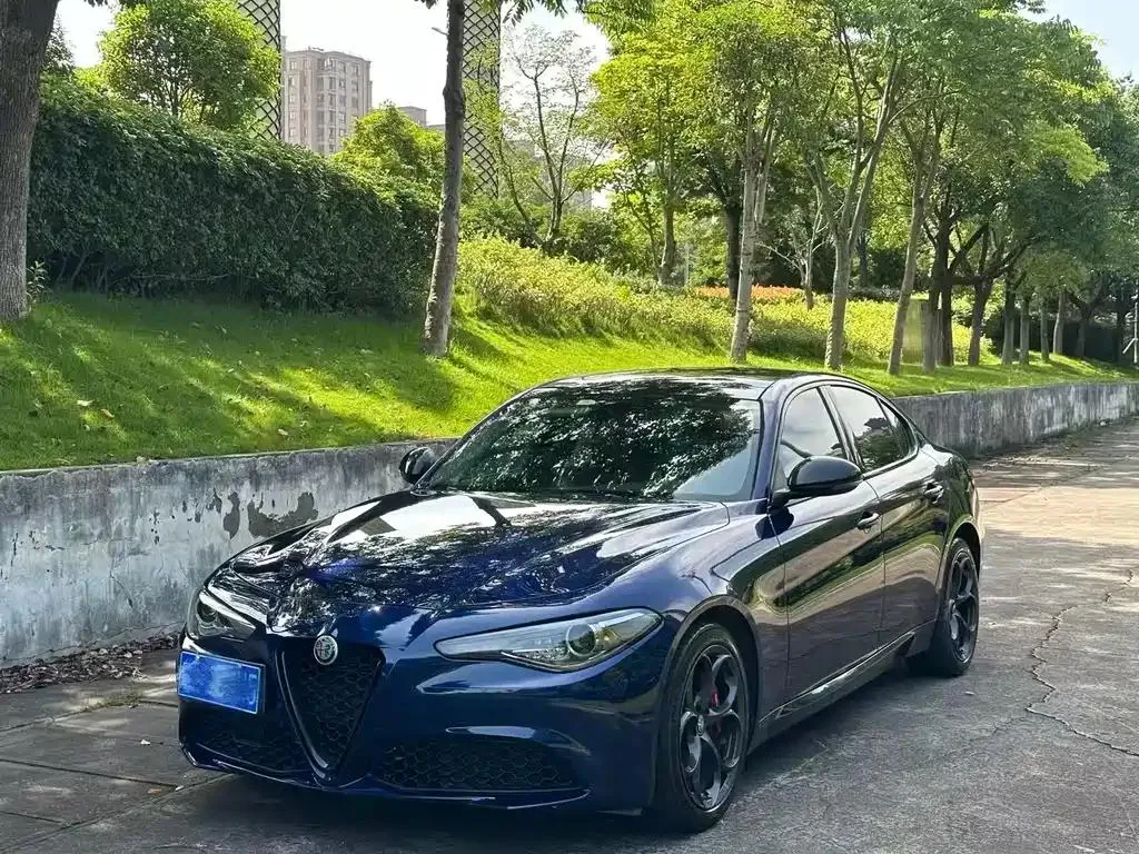 Alfa Alfa Romeo Giulia — Bleu