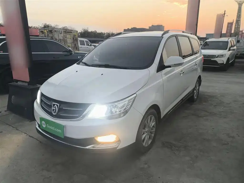 Baojun 730 730 2016 1.8L iAMT Comfort 7 Seater — photo 1