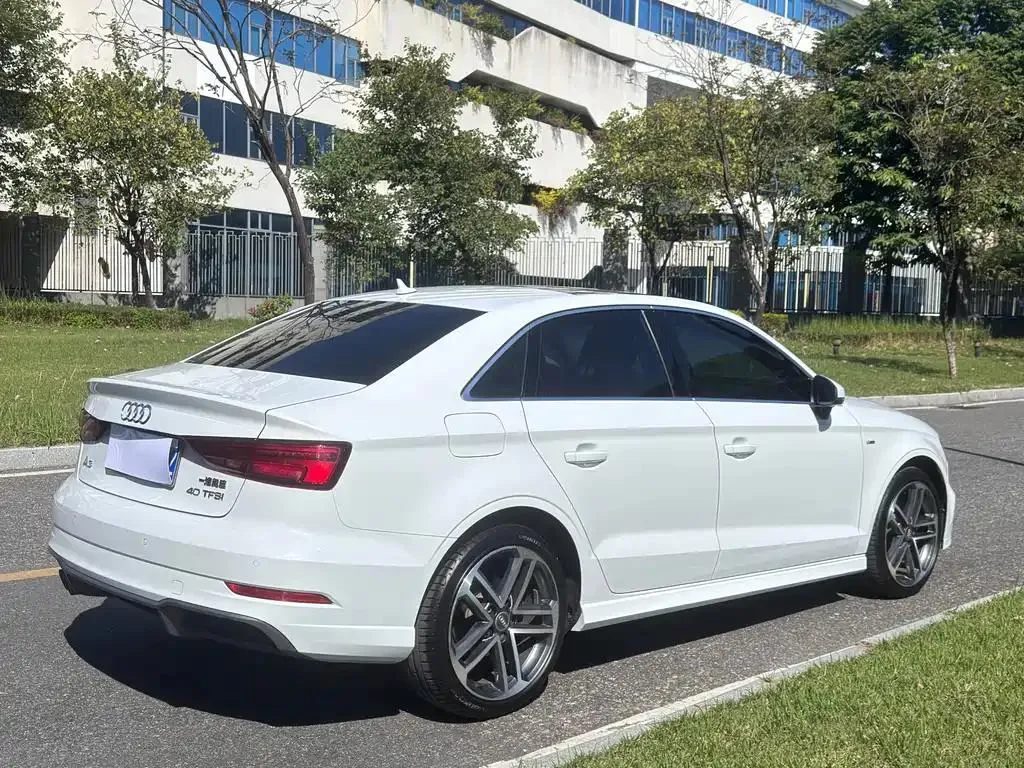 Audi A3 A3 2018 30th Anniversary Limousine 40 TFSI Sports — Смотреть фото 3