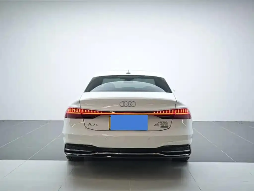 Audi A7L A7L 2022 45 TFSI S-line Dream Flow Crystal Set — عرض الصورة 5