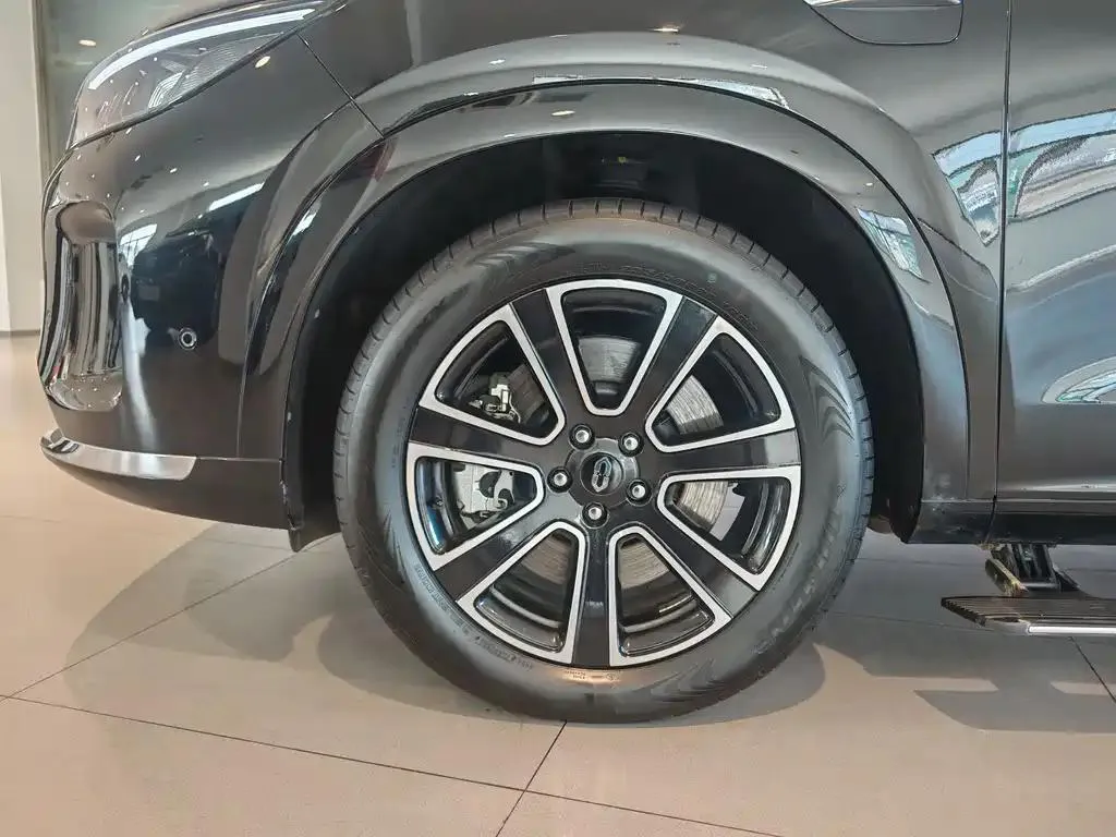 AITO M7 Wenjie M7 2024 1.5T Intelligent Driving 4WD Max Edition 5 Seaters — View photo 4