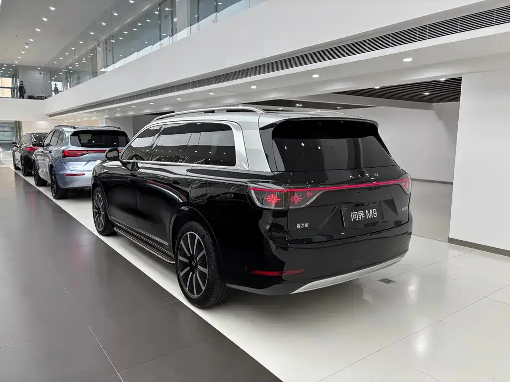 AITO M9 M9 2024 Extended Range Ultra Edition 52kWh 6-seater Edition — View photo 4
