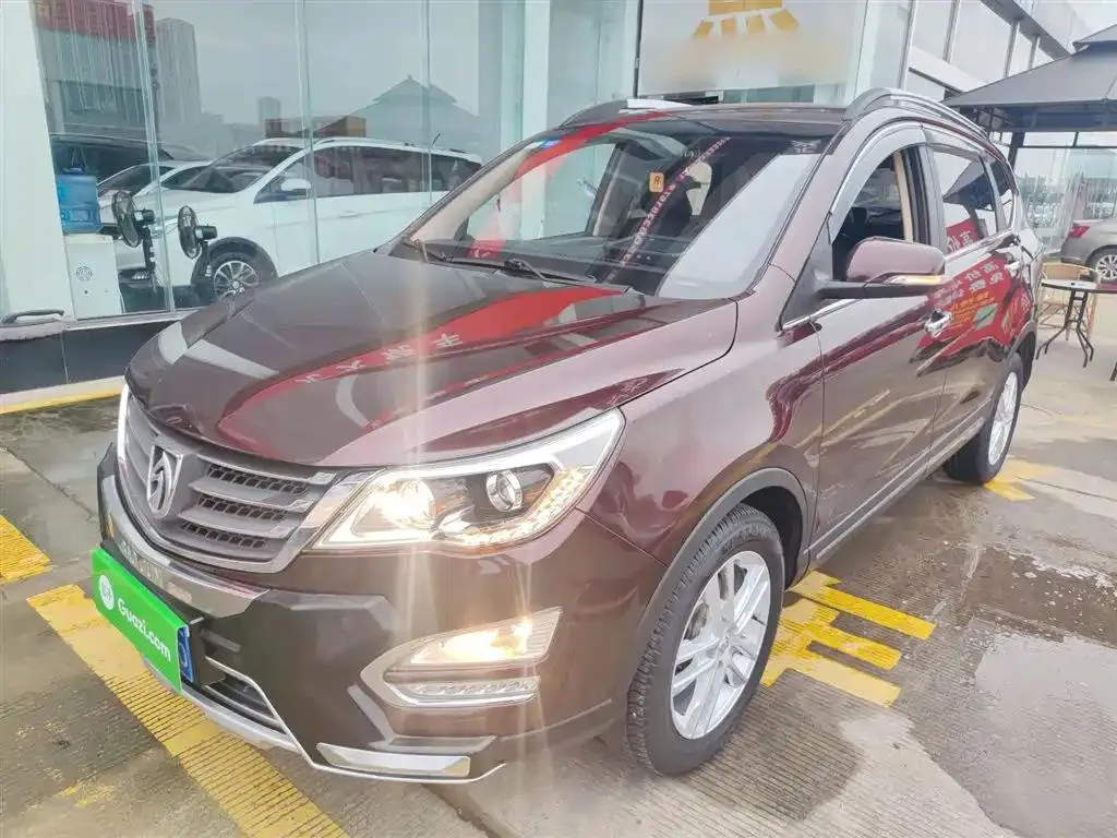 Baojun Baojun 560 — Red
