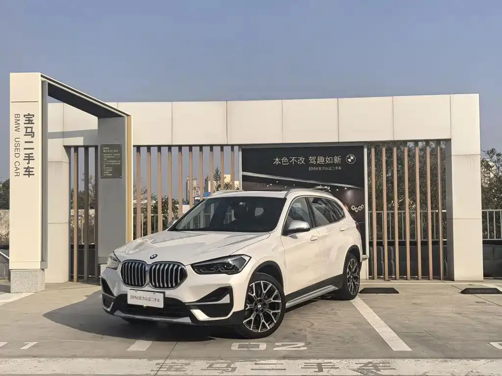BMW BMW X1 — أبيض