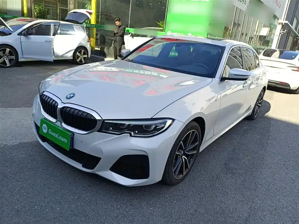 BMW 3 Series 3 Series 2021 facelift 320Li M sports package — photo 1