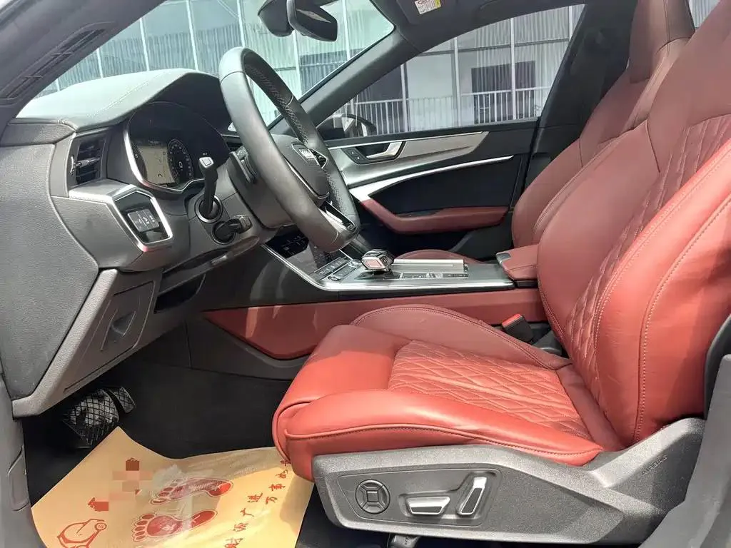 Audi A7L A7L 2024 45 TFSI quattro S-line Shadow Warrior Edition — عرض الصورة 4