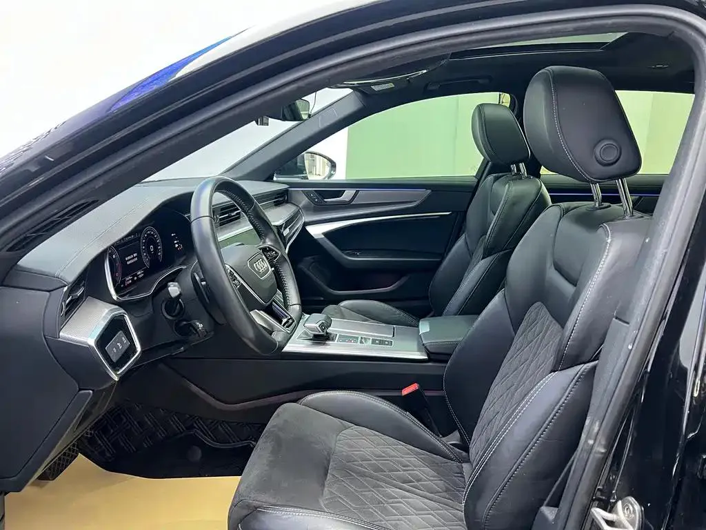Audi A6L A6L 2020 55 TFSI quattro Premium Dynamic Edition — عرض الصورة 3