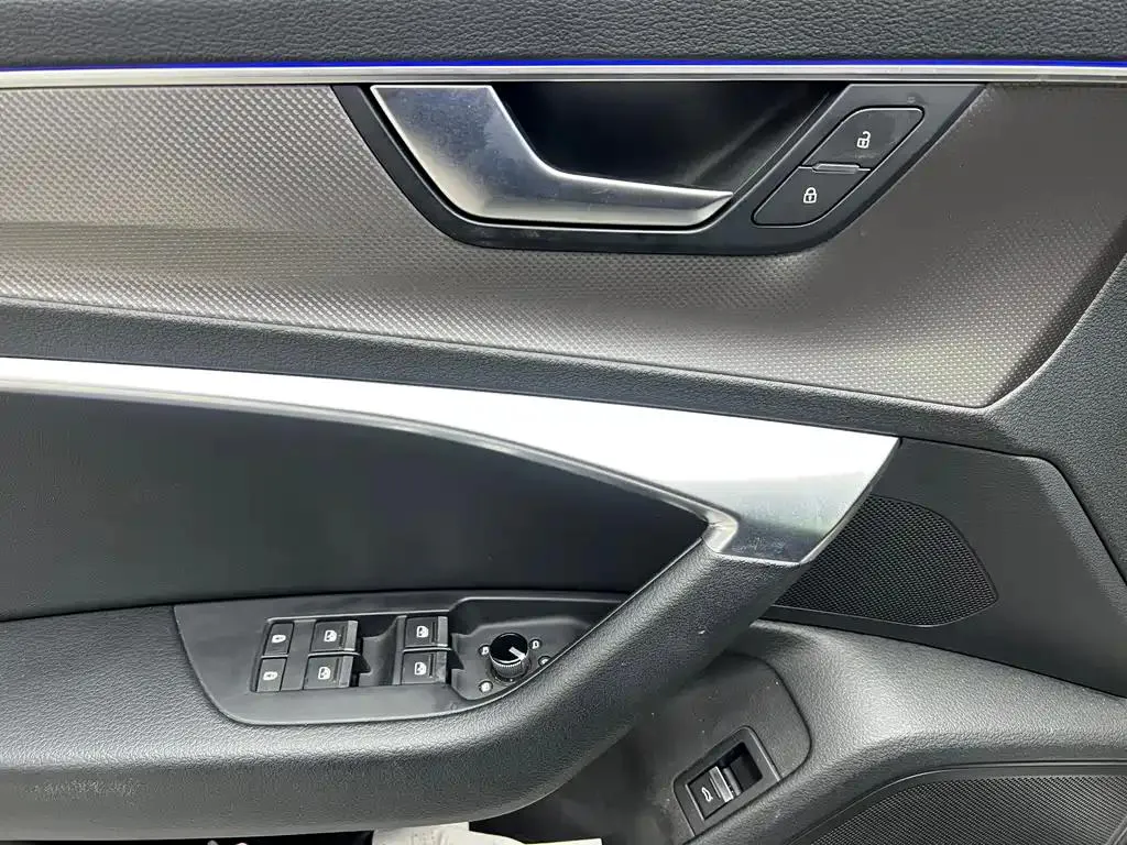 Audi A6L A6L 2020 55 TFSI quattro Premium Dynamic Edition — عرض الصورة 6