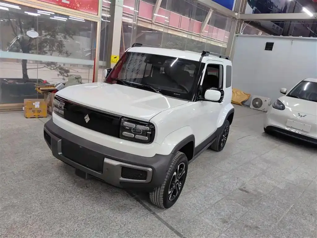Baojun Baojun Yep — أبيض