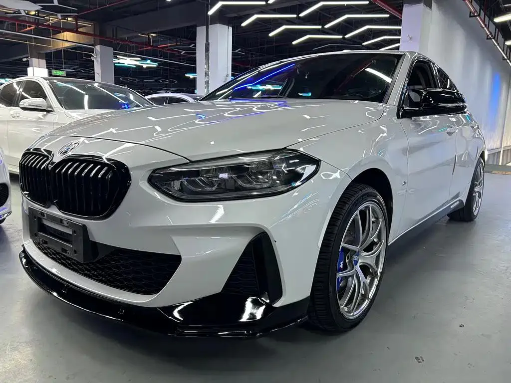 BMW 1 Series 1 Series 2021 125i M Sport Night Edition — photo 1