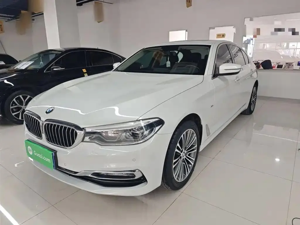 BMW BMW 5 Series — White