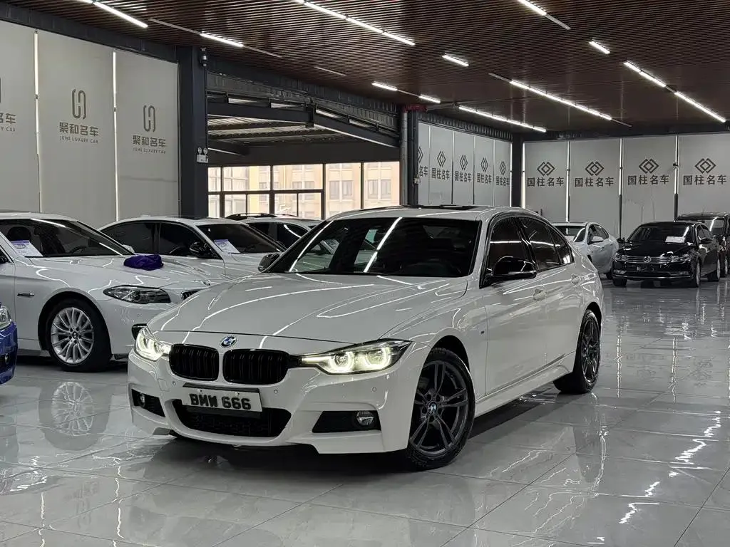 BMW 3 Series 3 Series 2018 330i M Sport Night Edition — photo 1