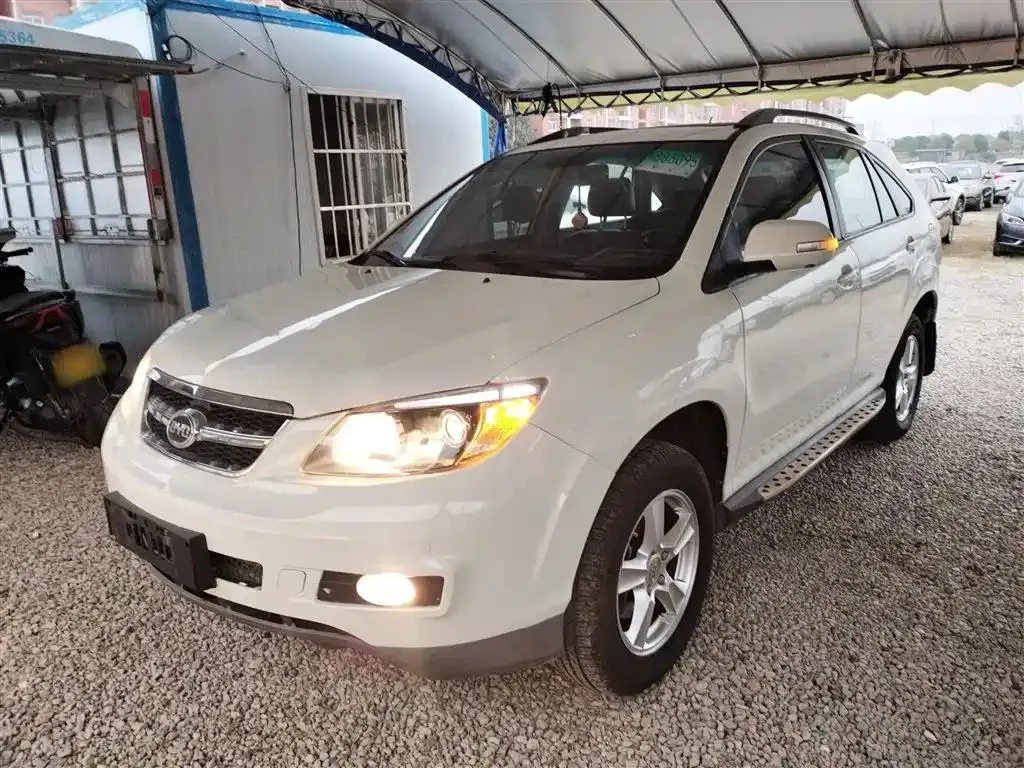 BYD BYD S6 — Белый