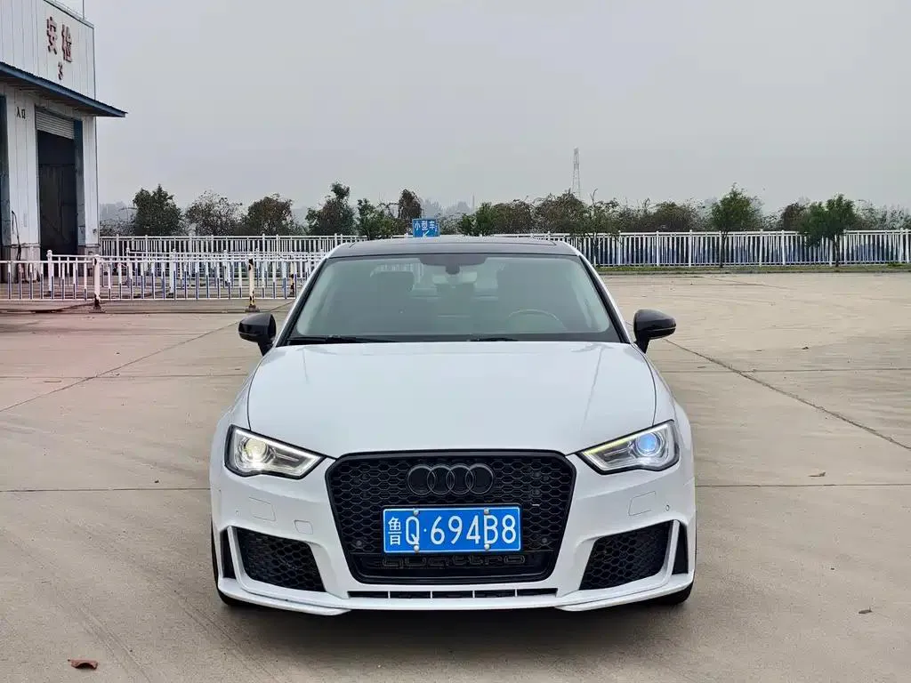 Audi A3 A3 2016 Limousine 35 TFSI Fashion Edition — Voir la photo 2