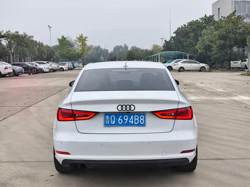 Audi A3 A3 2016 Limousine 35 TFSI Fashion Edition — Voir la photo 5