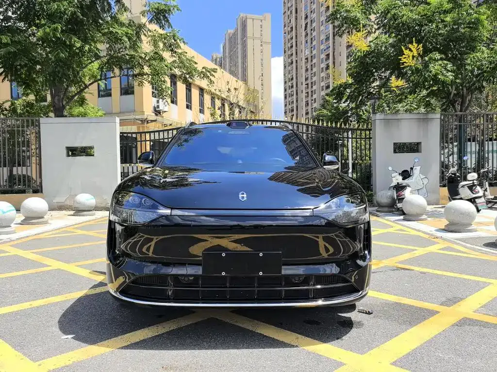 AITO M9 Wenjie M9 2024 Extended Range Max Edition 42kWh 6-seater Edition — View photo 2