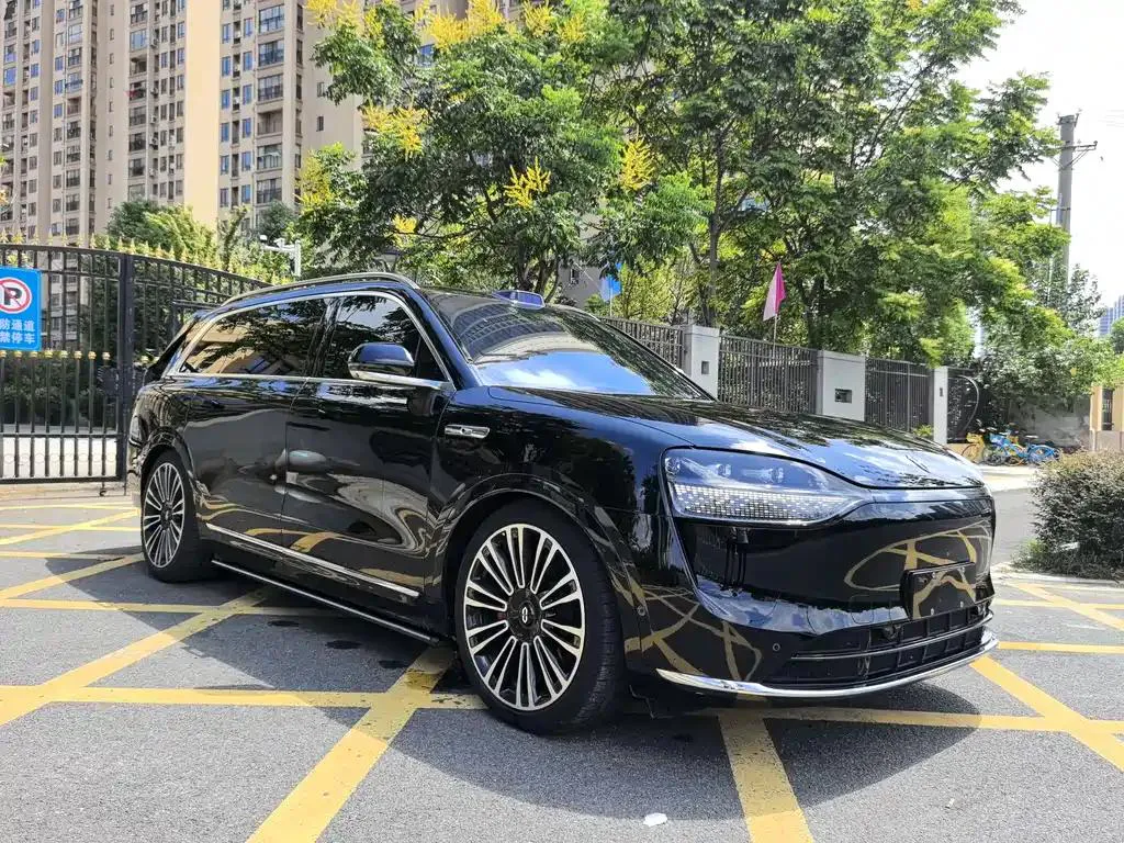AITO M9 Wenjie M9 2024 Extended Range Max Edition 42kWh 6-seater Edition — View photo 3