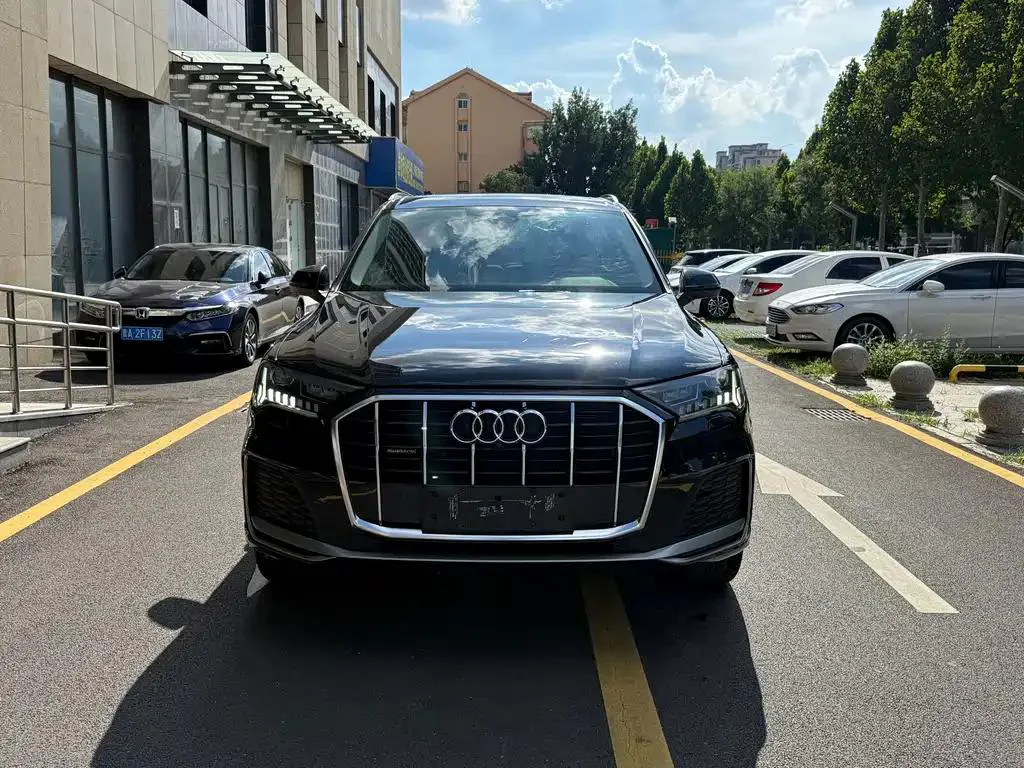 Audi Q7 Q7 2021 45 TFSI quattro S line sports model — View photo 2