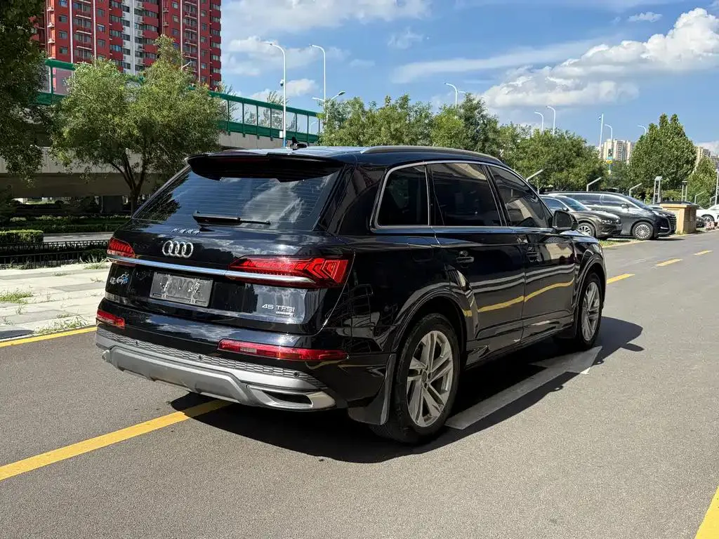 Audi Q7 Q7 2021 45 TFSI quattro S line sports model — View photo 4