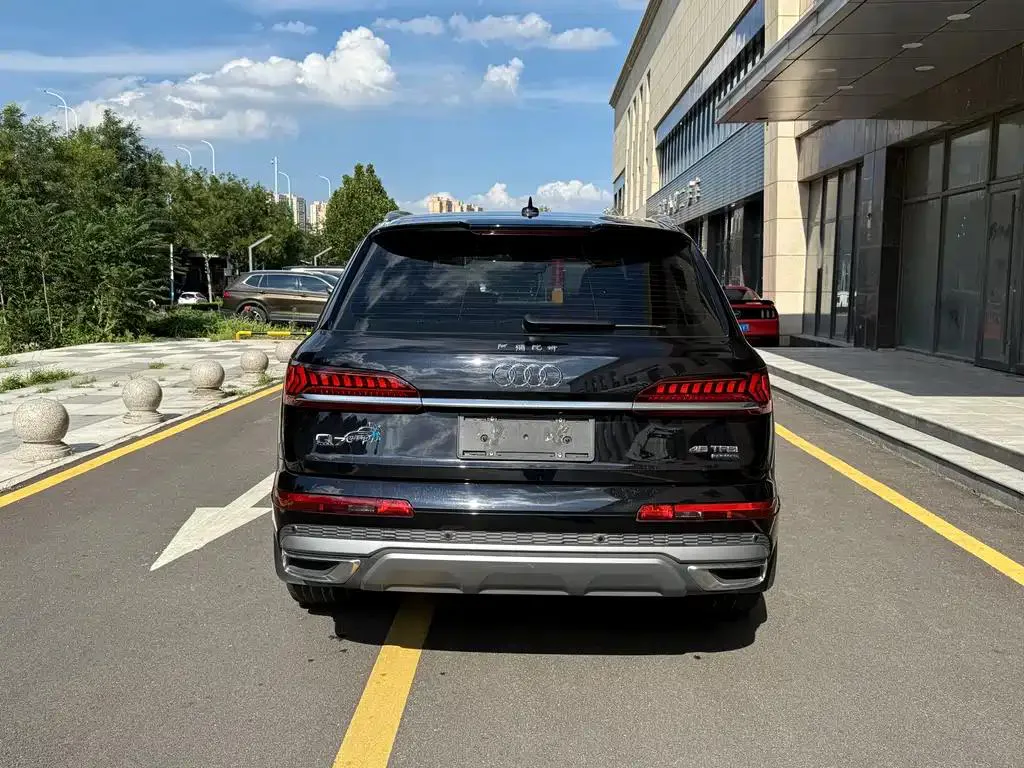 Audi Q7 Q7 2021 45 TFSI quattro S line sports model — View photo 5