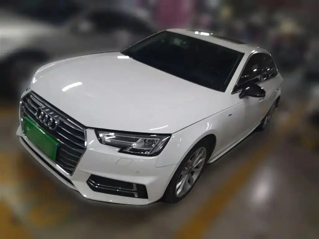 Audi A4L A4L 2018 30th Anniversary Model 45 TFSI quattro Personalized Sports Edition — عرض الصورة 2