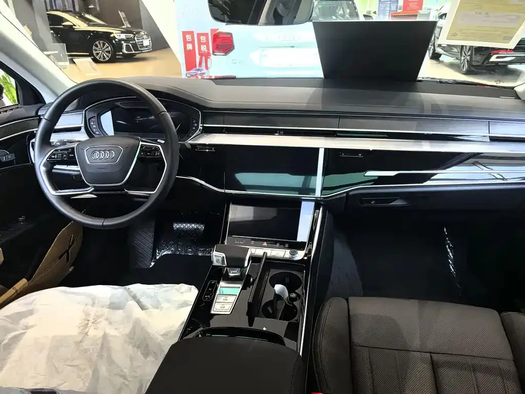 Audi A8 A8 2025 A8L 45 TFSI quattro Luxury Edition — View photo 2