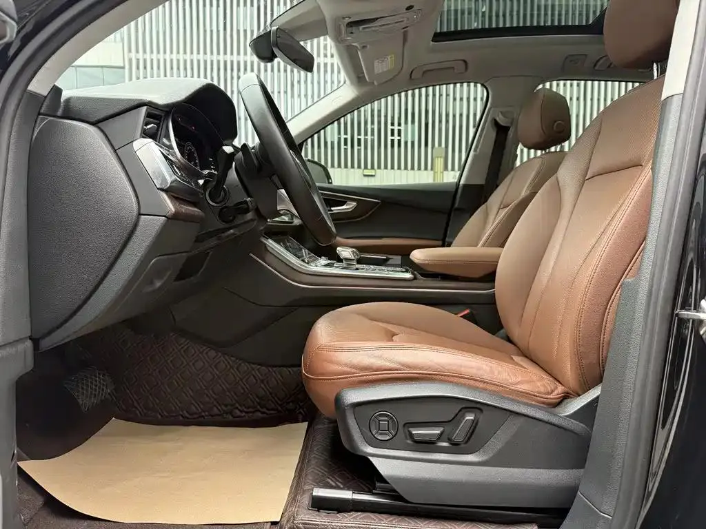 Audi Q7 Q7 2021 55 TFSI quattro S line sports model — Voir la photo 5