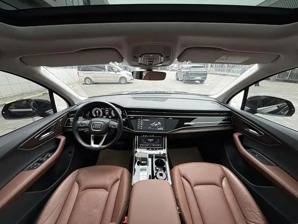Audi Q7 Q7 2021 55 TFSI quattro S line sports model — Voir la photo 6