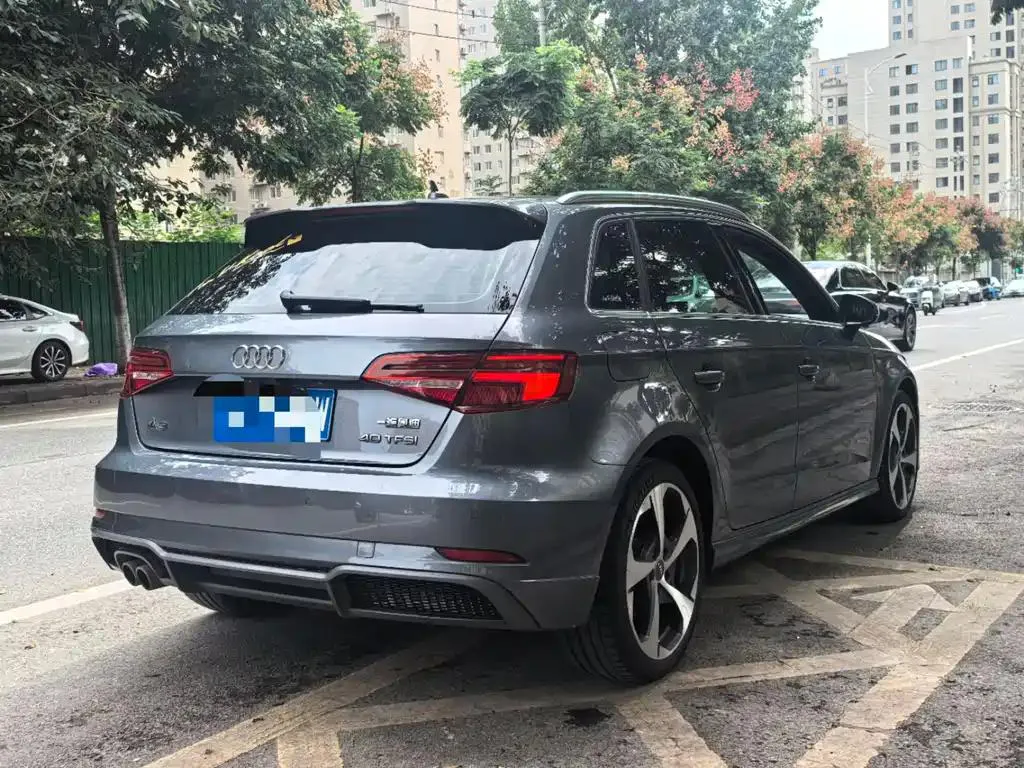 Audi A3 A3 2018 30th Anniversary Sportback 40 TFSI Sports — Ver foto 4