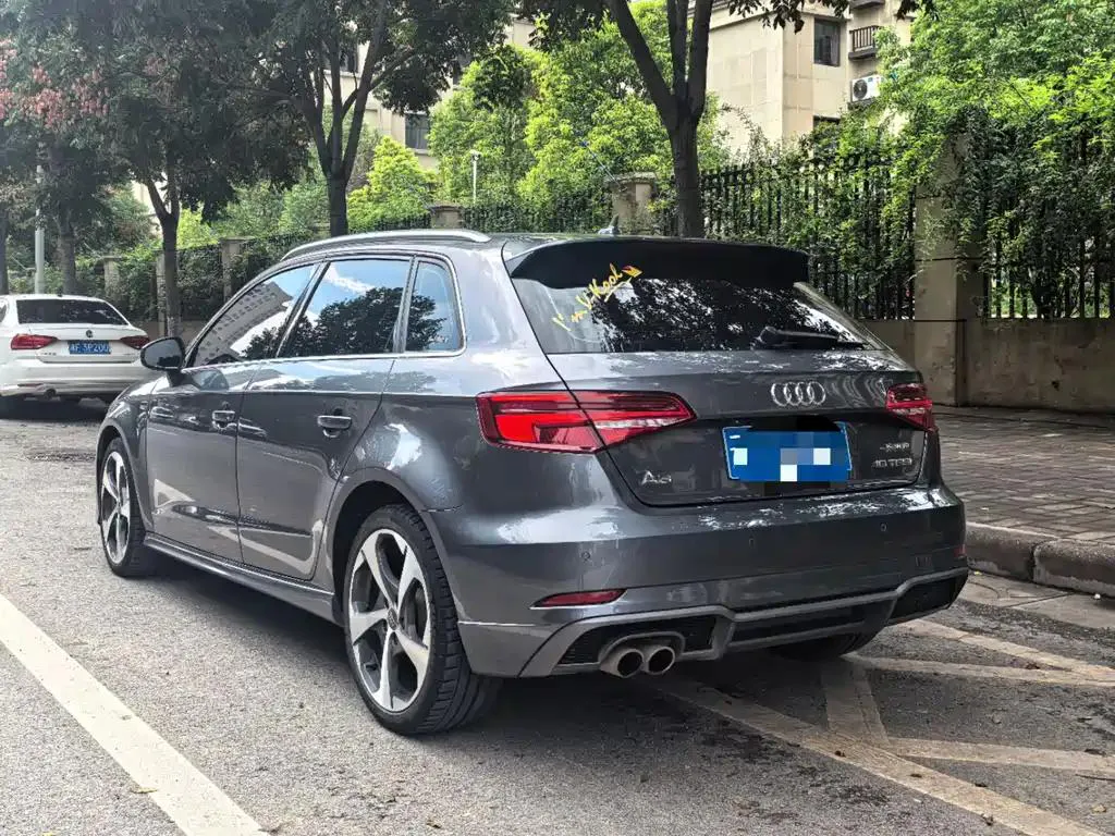 Audi A3 A3 2018 30th Anniversary Sportback 40 TFSI Sports — Ver foto 5
