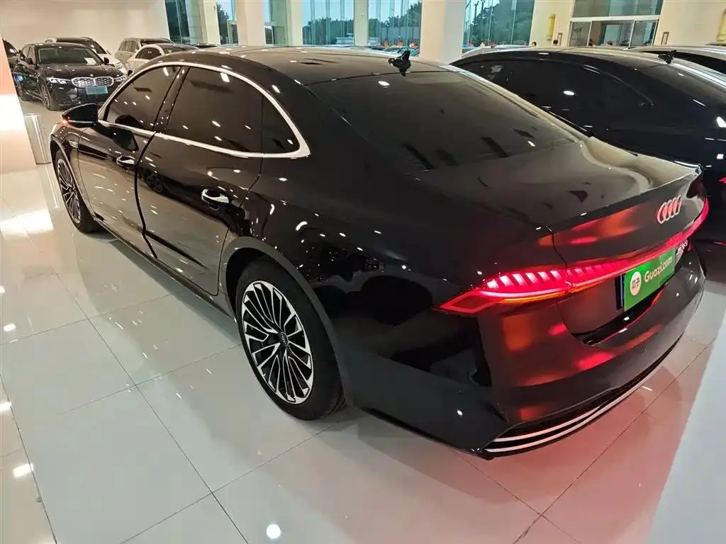 Audi A7L A7L 2024 45 TFSI Luxury — Voir la photo 5