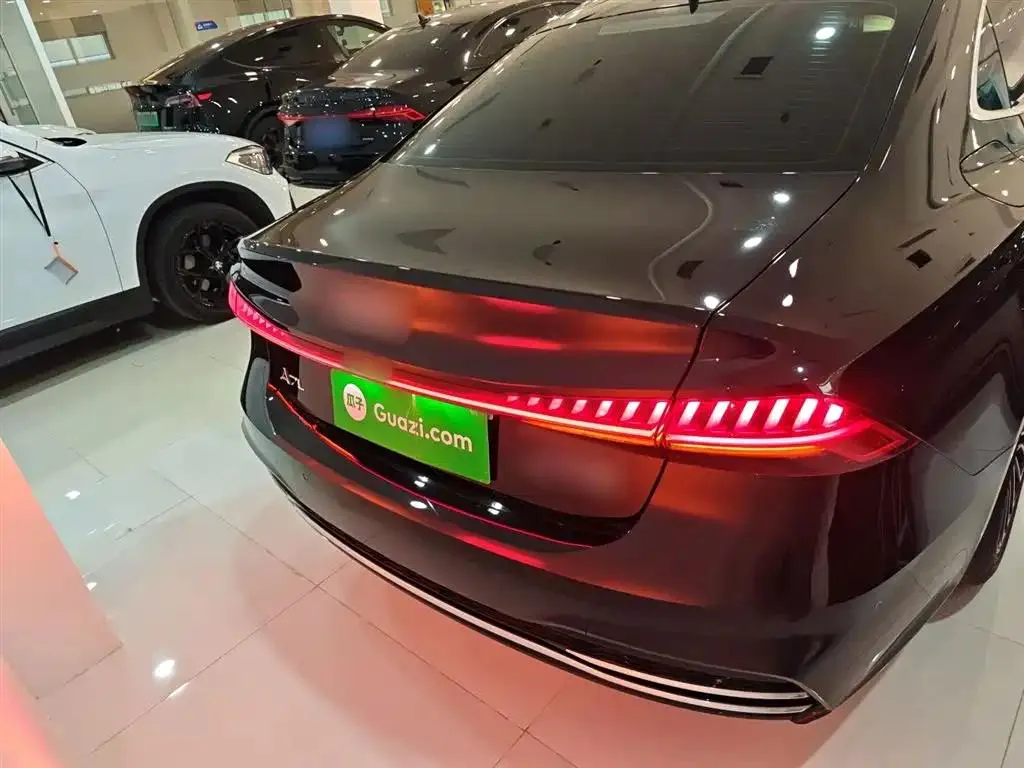 Audi A7L A7L 2024 45 TFSI Luxury — Voir la photo 6