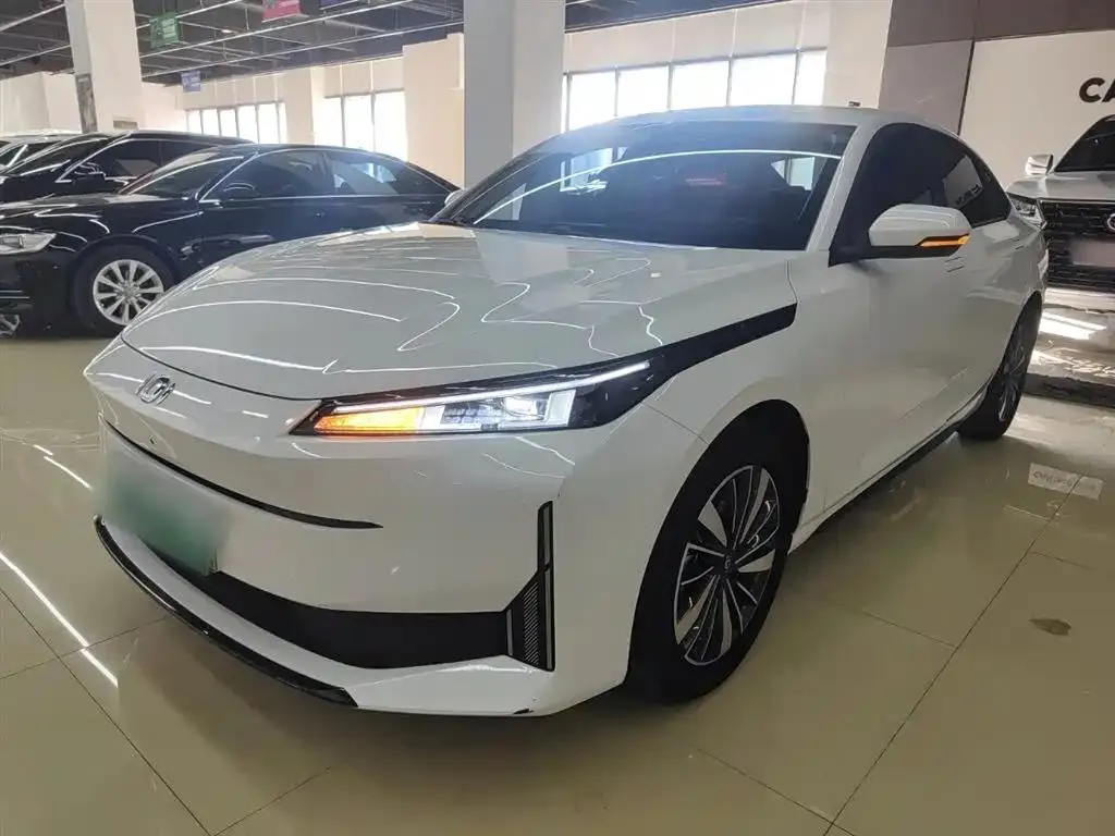 Changan Changan Nevo A05 — White