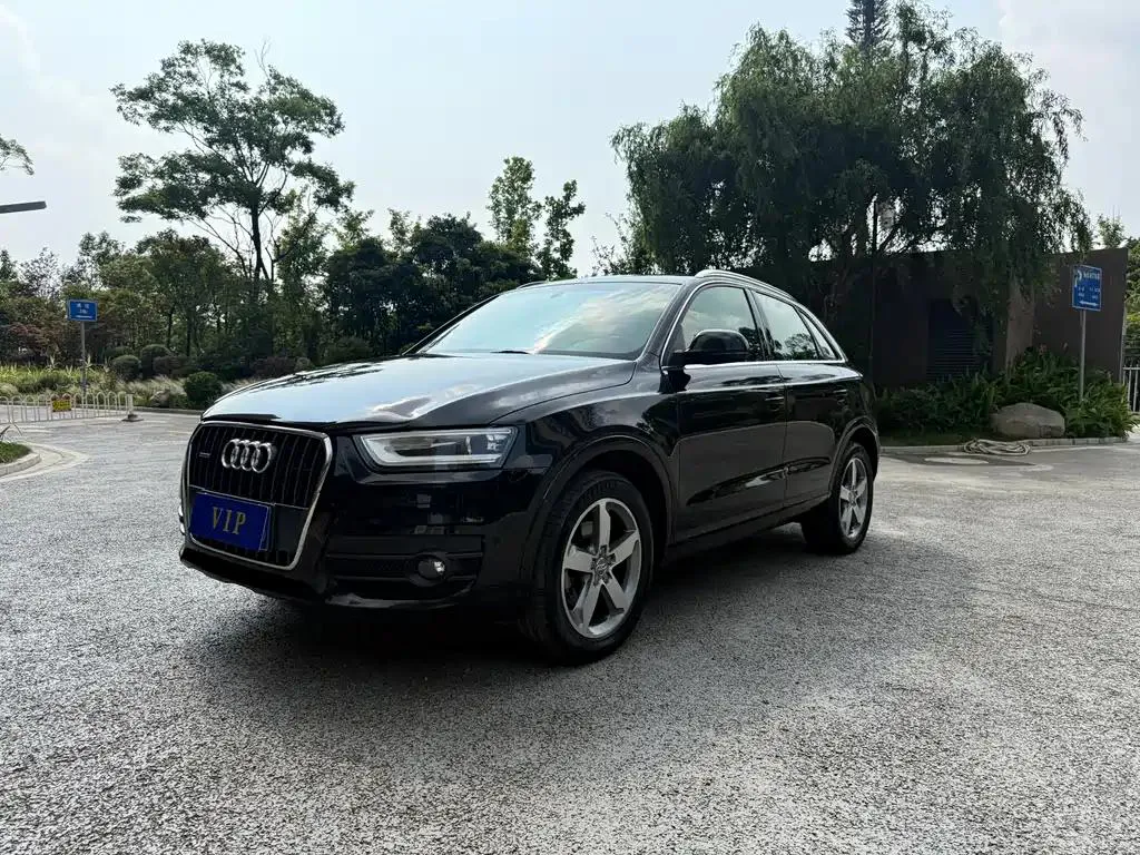 Audi Q3 Q3 2013 35 TFSI quattro Luxury — photo 1